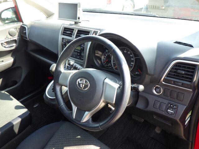 2011 Toyota Ractis G